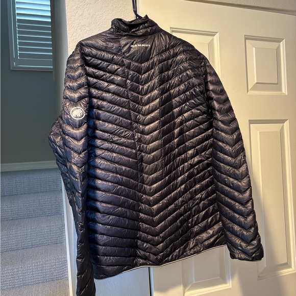 Mammut Black Puffer Jacket - Picture 2 of 2